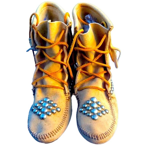 OOAK Y2K Bess Studded Fringed Minnetonka moccasins - Picture 4 of 14